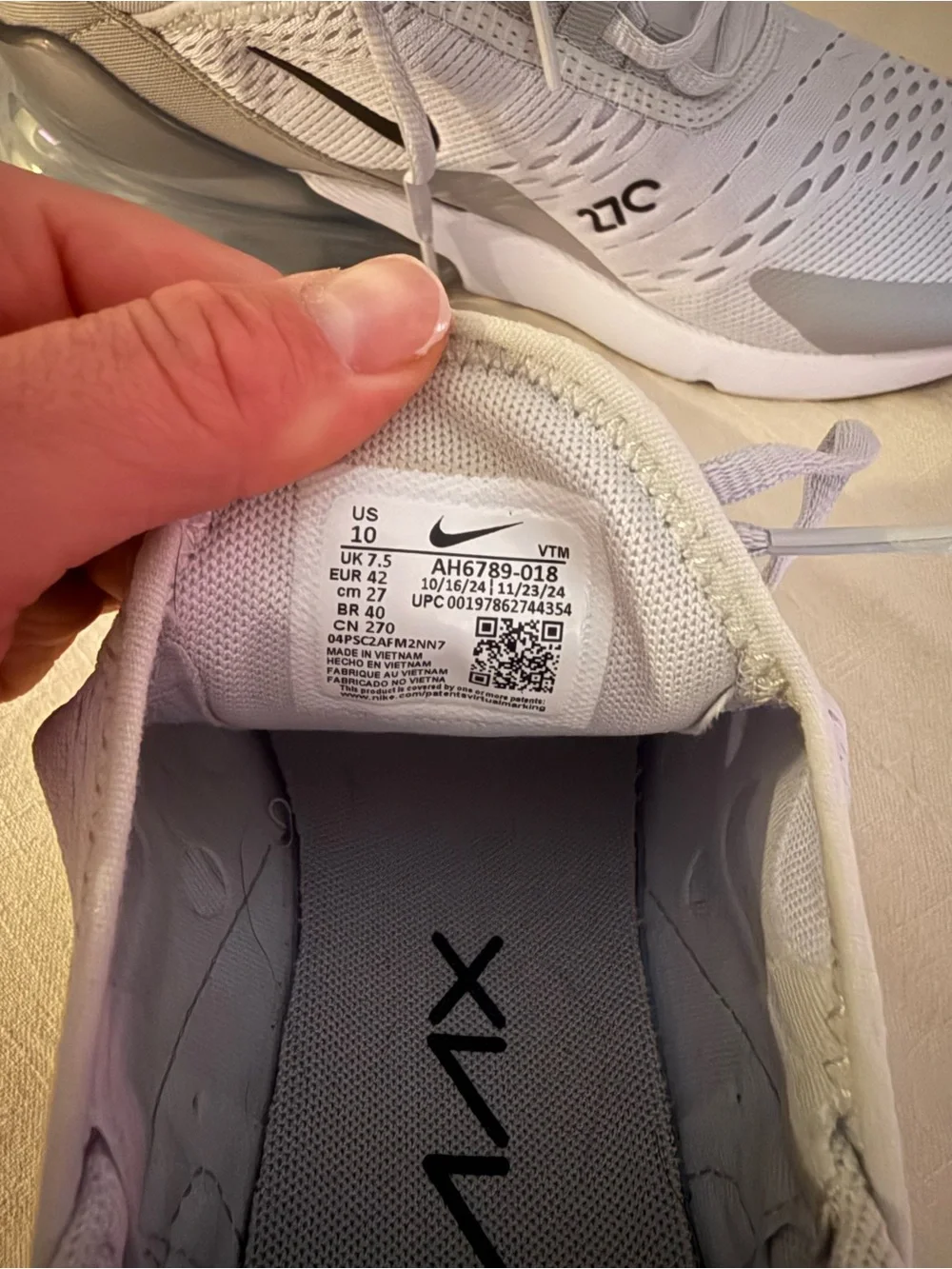 Nike lightweight white